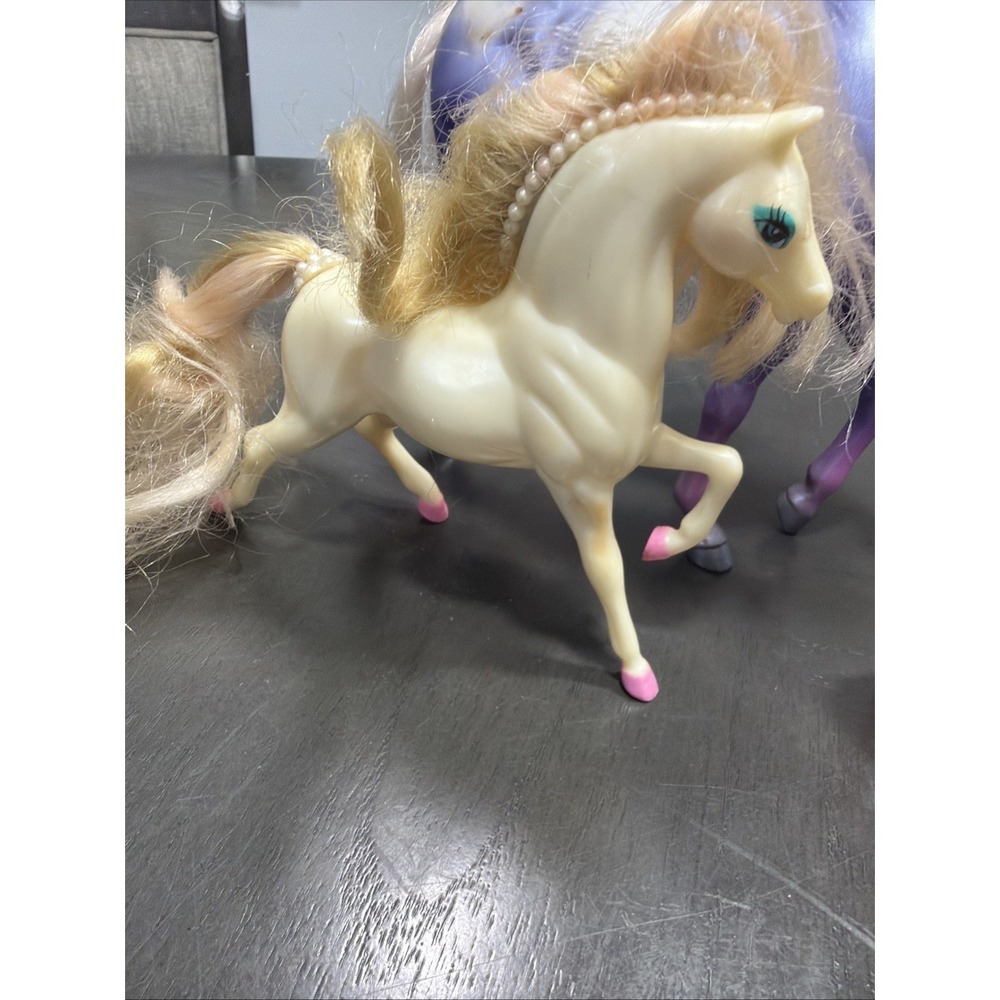 Kenner Fashion Star Phillies Set Of Two Horses Plus Little Pony - Picture 2 of 6